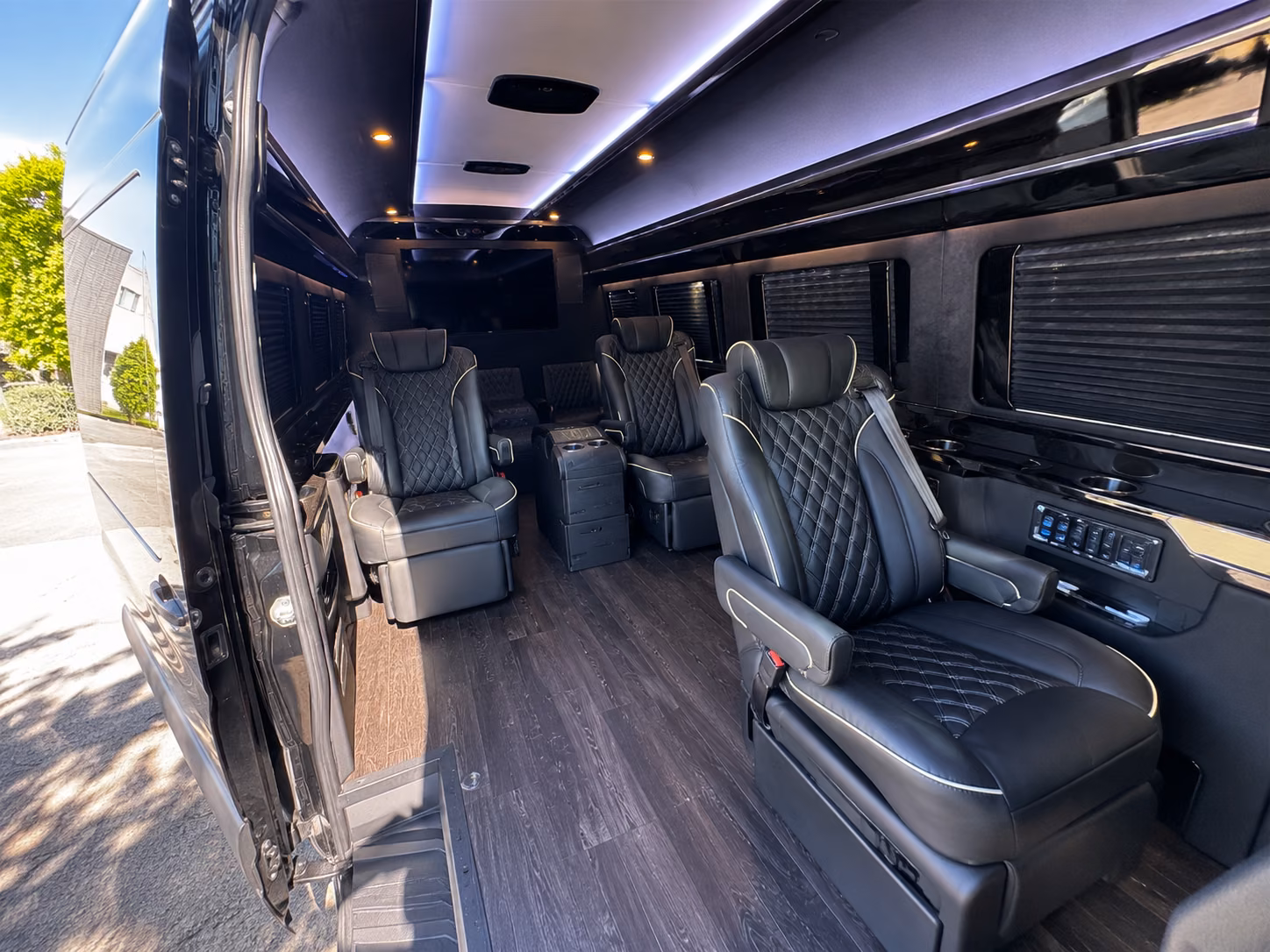 find and book transportation for your next private event 2